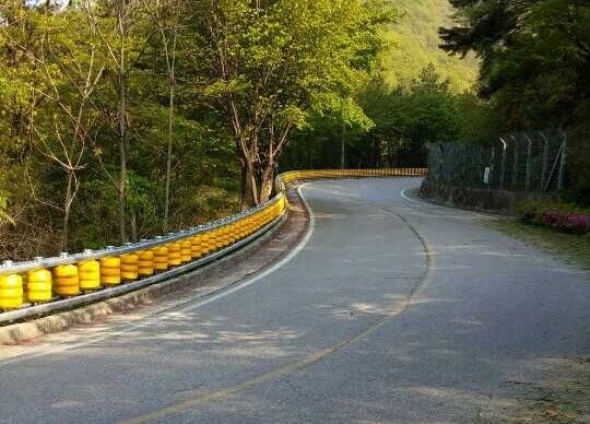 kaufen 10-15 Tage Produktionszeit Sicherheitsrollbarriere Kundenspezifische Sicherheitsbarriere zum Schutz von Personal und Ausrüstung vor Kollisionen online manufacture