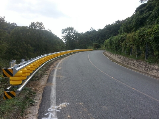 kaufen High Corrosion Resistance PU Crash barrier machine for Traffic Protection System online manufacture