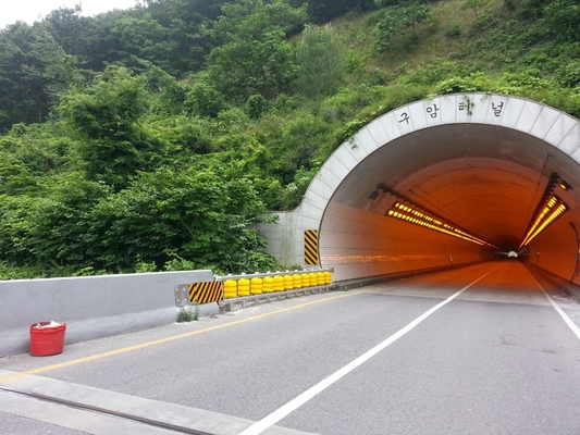 kaufen 4 Meters HDG Highway Roller Barrier for Thailand Regions online manufacture