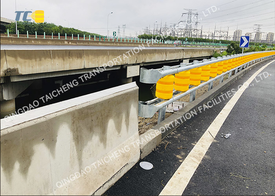 Good price Verkehrs-biegsame Wendeltreppe-Leitschienen-Plastiksperre Online