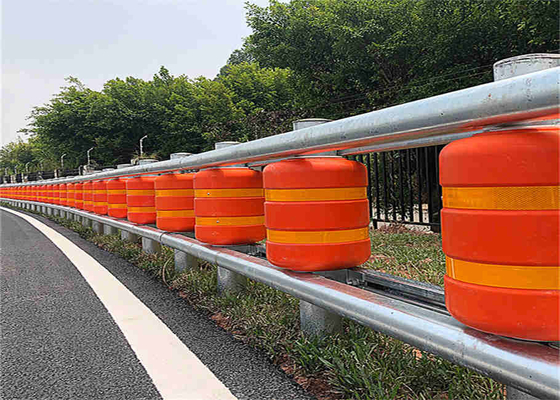 Kundengebundene Schnellstraßensicherheits-drehende Leitplanken EVA Material
