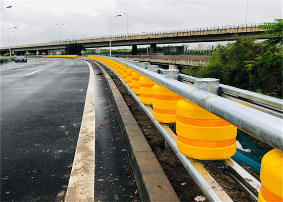 Good price Gelbes Fass-heiße galvanisierte Strahln-Spalten-Sicherheits-Landstraßen-Sperre Online
