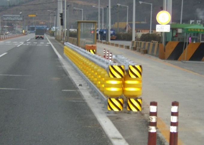 PU-Schaum/EVA Traffic Safety Roller Barrier-Landstraßen-Rollen-Sperre für unfallträchtige Straßen 3